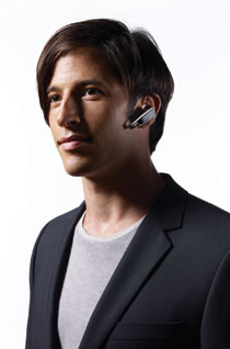 Plantronics Savor M1100. Инновационная Bluetooth гарнитура c расширенными возможностями голосового управления.